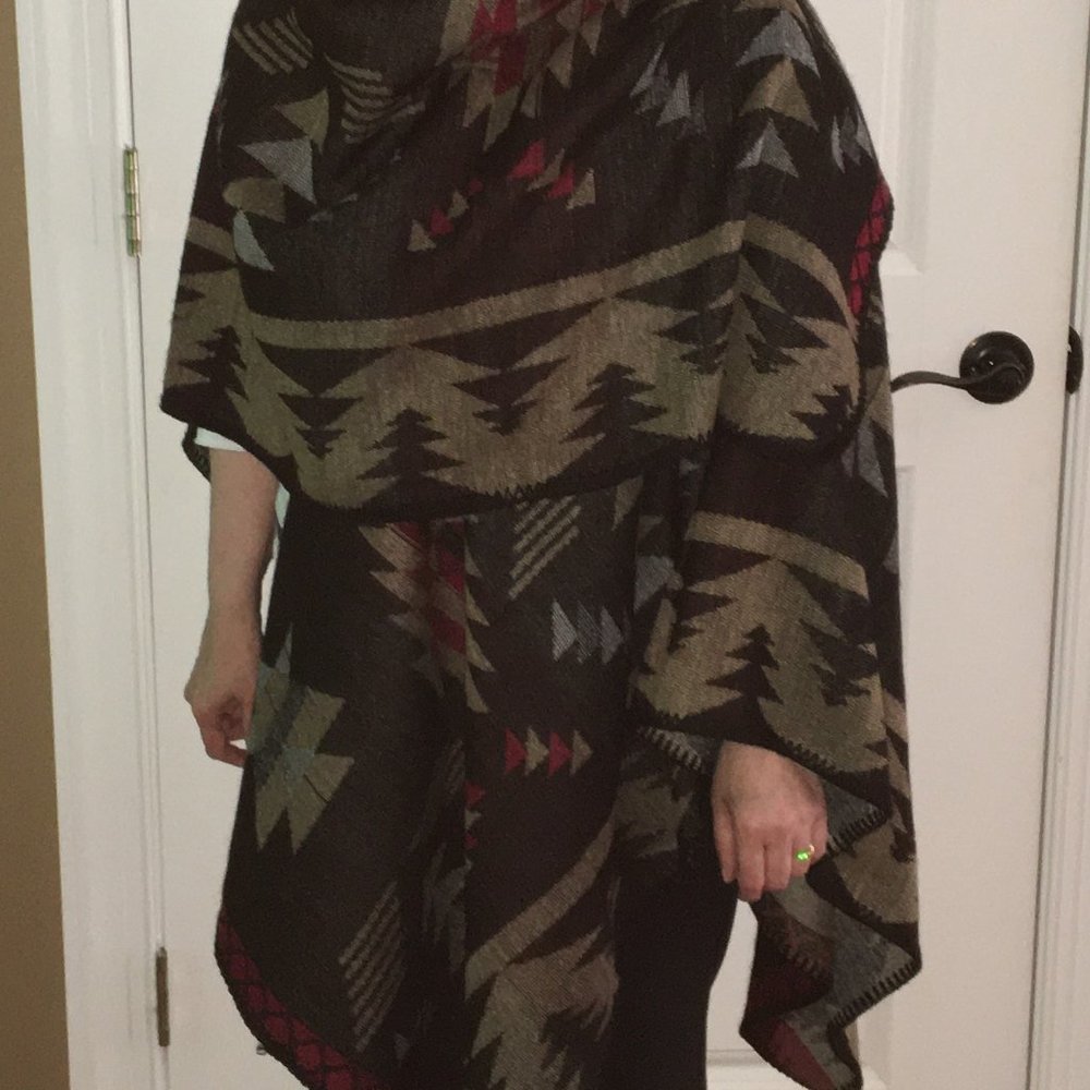 Multi-Colored Wrap - Triangle Tree Motif - image 1